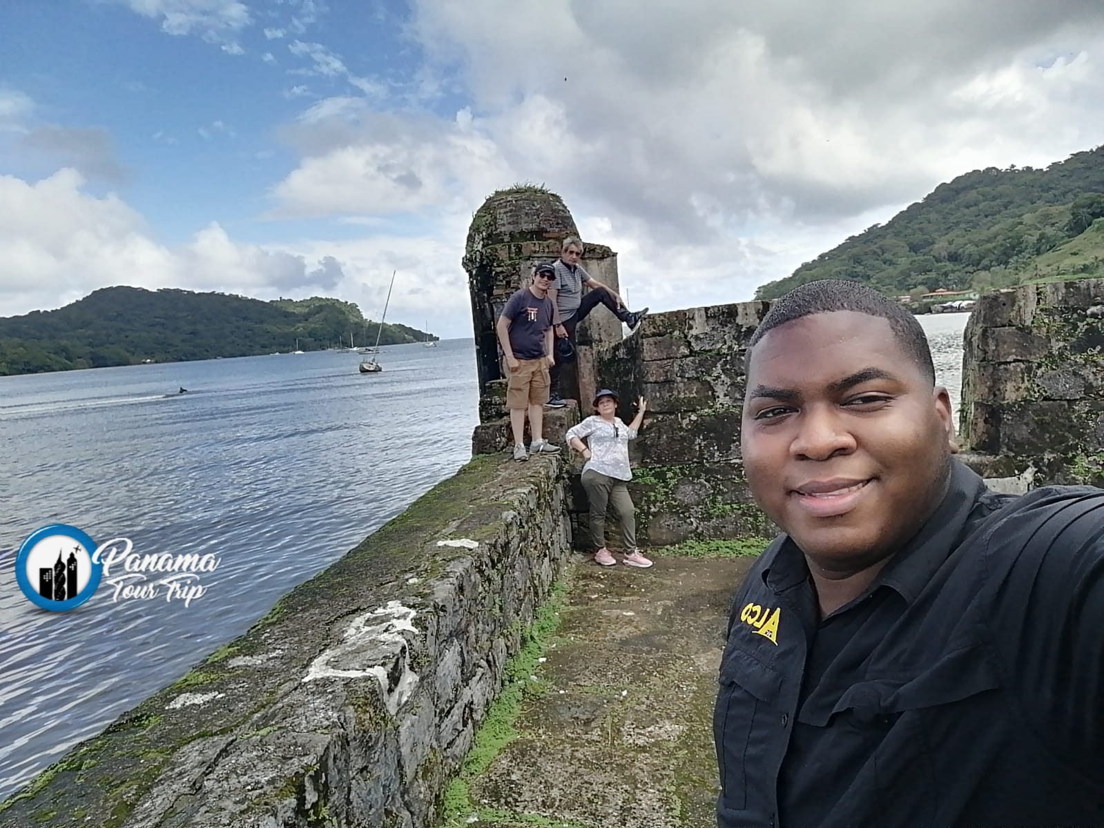 Visitando Las 🏰 ruinas de Portobelo con 👨‍👩‍👦‍👦 Familia Vásquez