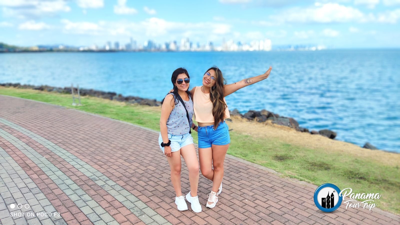 City tour en la ciudad de Panamá, Gabriela y Marycielo de Perú