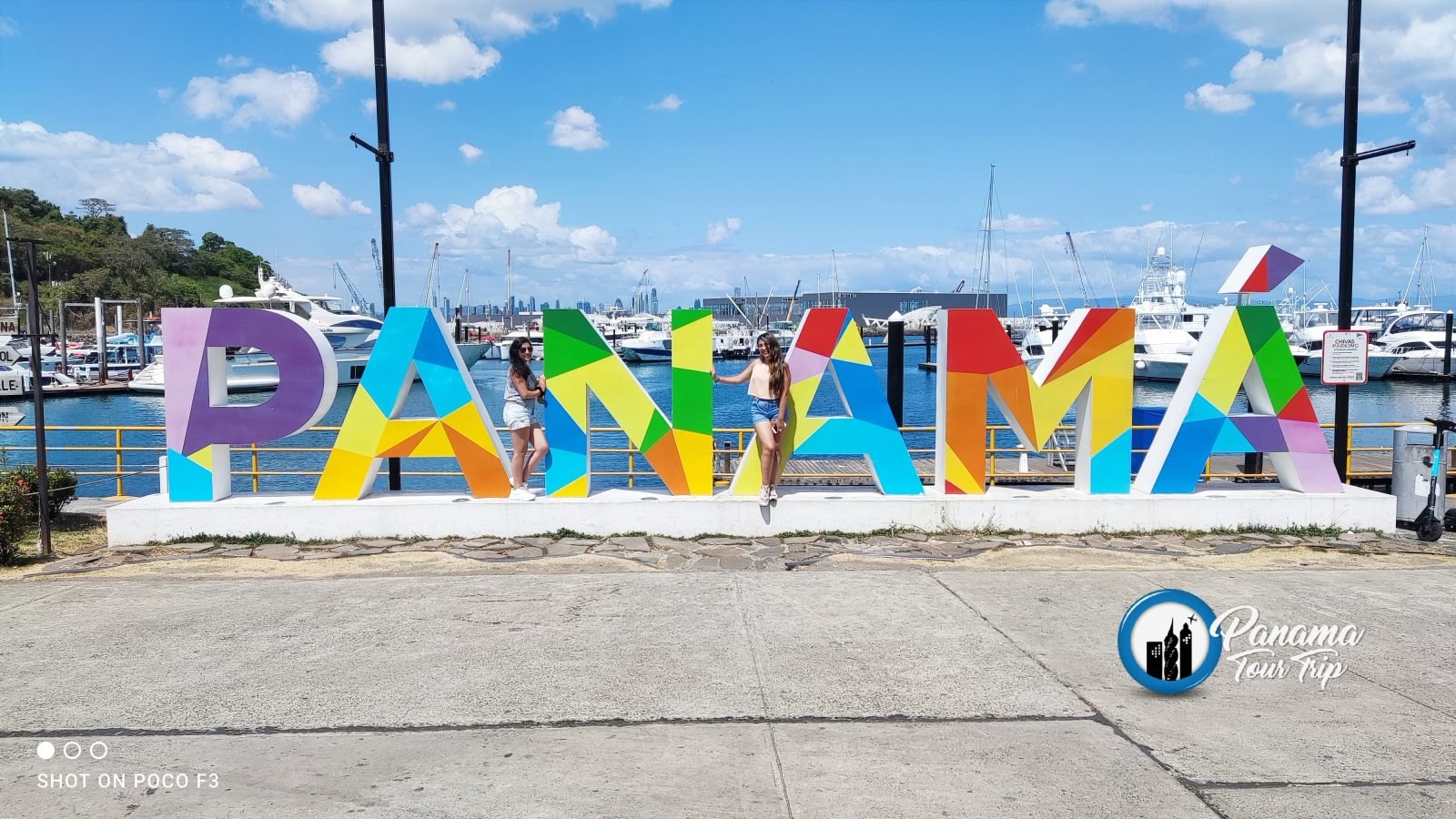 City tour en la ciudad de Panamá, Gabriela y Marycielo de Perú